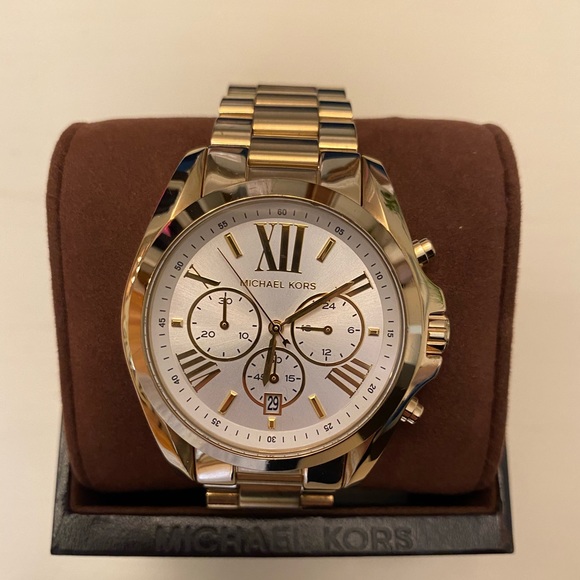 Michael Kors Oversized Bradshaw Gold Tone - Picture 1 of 5